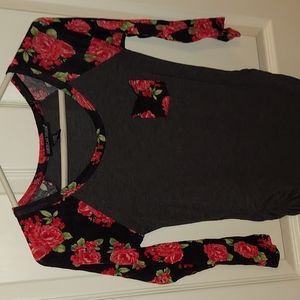 American Dream Grey Floral Rose Print Raglan Tee Small